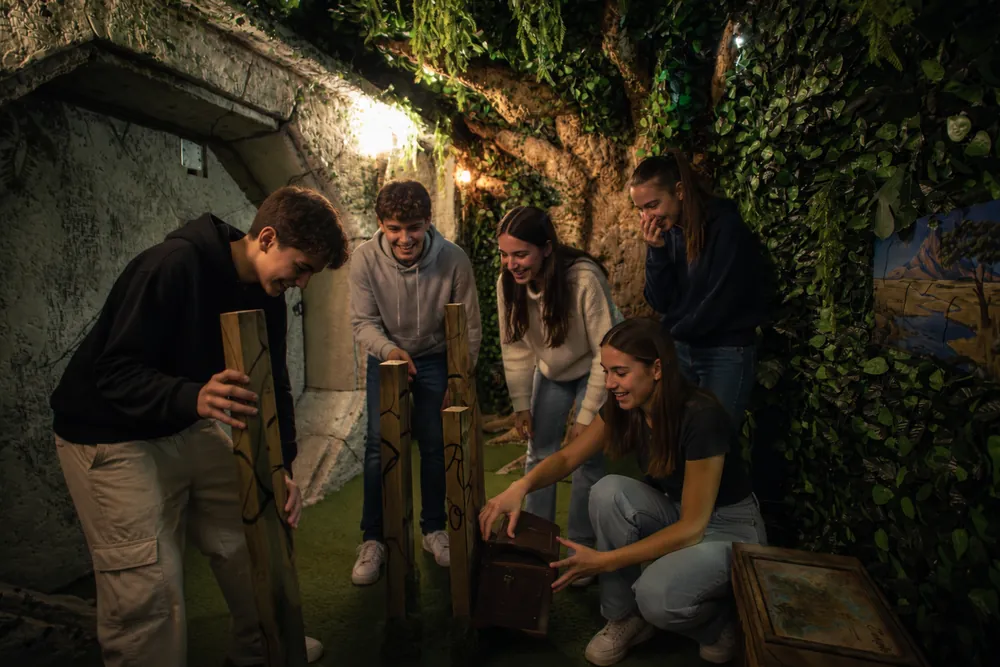 Salle d'escape game « À l'épreuve de la Jungle » à Deauville